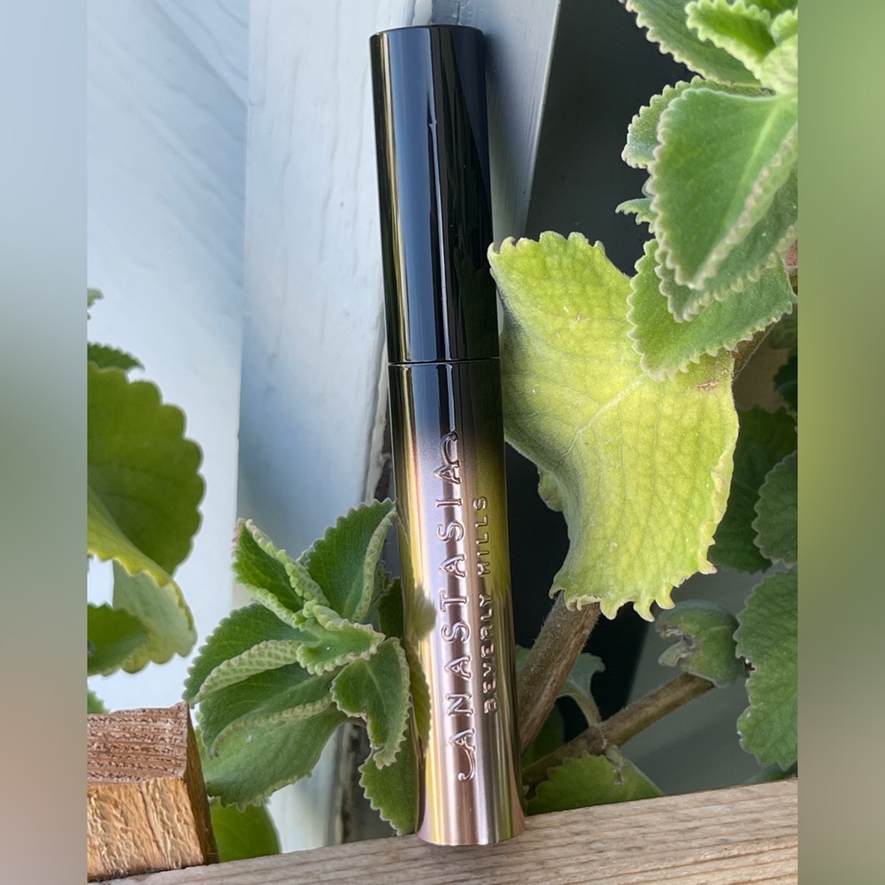 ANASTASIA BEVERLY HILLS Lash Brag Volumizing Mascara In Jet Black - Picture 3 of 15